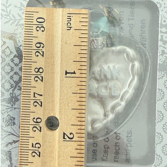 Taylor Swift NWT | BLANK SPACE CAKE TREE HOLIDAY CHRISTMAS ORNAMENT 1989 ALBUM - Picture 5 of 5